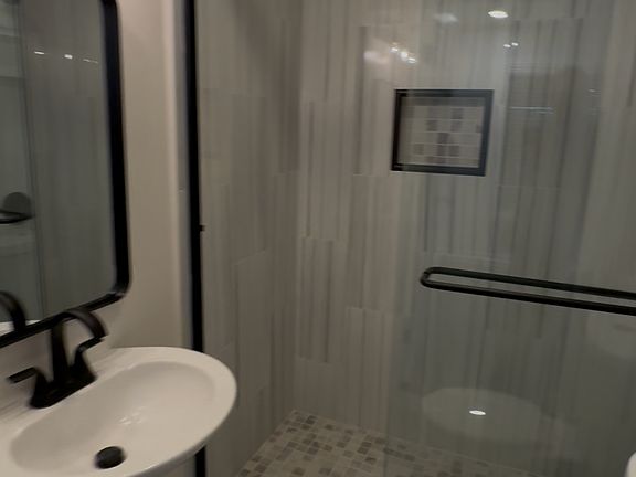 5th image of 308 W Hale St