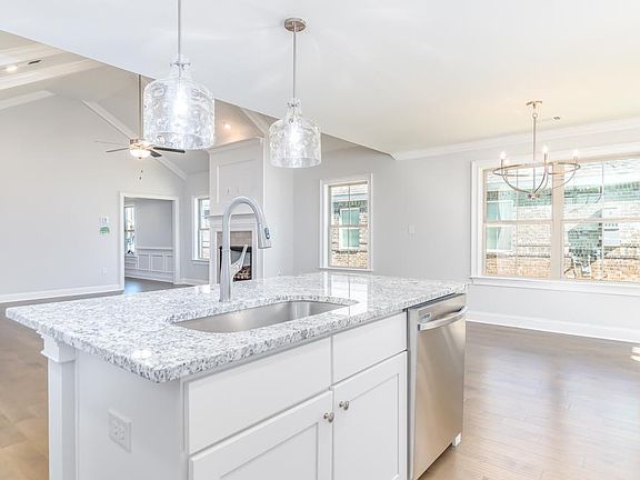 5th image of 1635 Hidden Lakes Dr