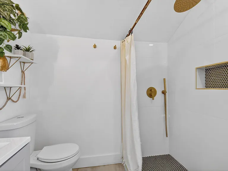 306 N J St — Photo 37