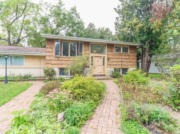 541 3rd St, Port Edwards, WI 54469