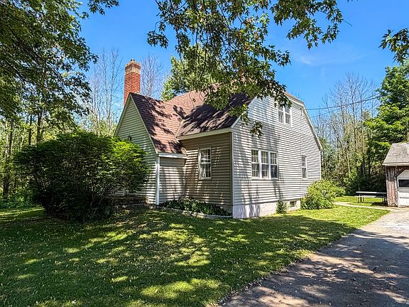 2nd image of 690 Ratta Rd