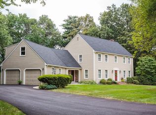 9 Woodsley Rd, Wilbraham, MA 01095