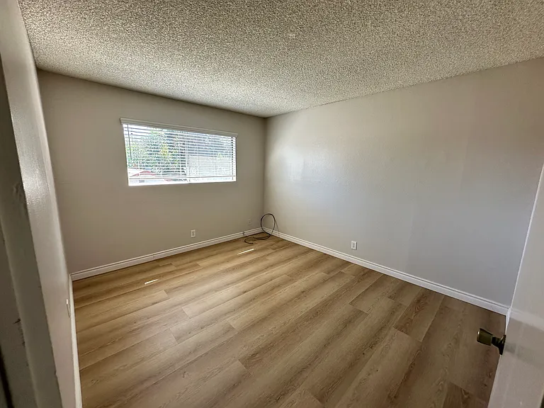 437 Newport Ave #4 — Photo 7