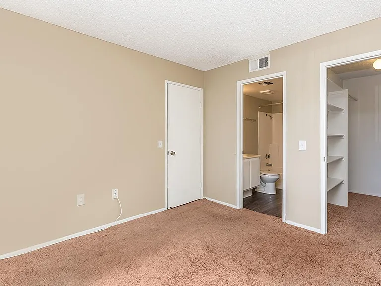 La Ventana Apartments — Photo 49