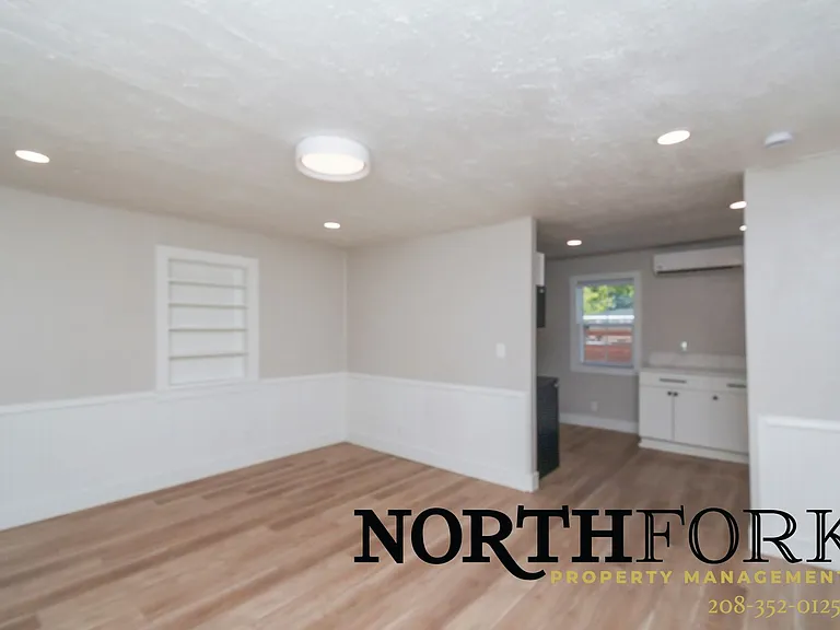 2479 N Maple Grove Rd — Photo 3