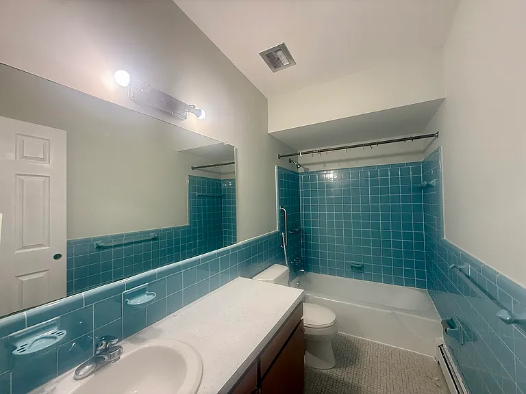 410 S Revena Blvd — Photo 7