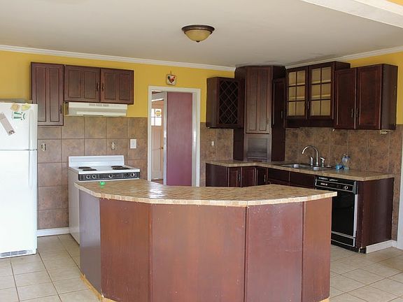 3rd image of 1511 Wolfe Ln