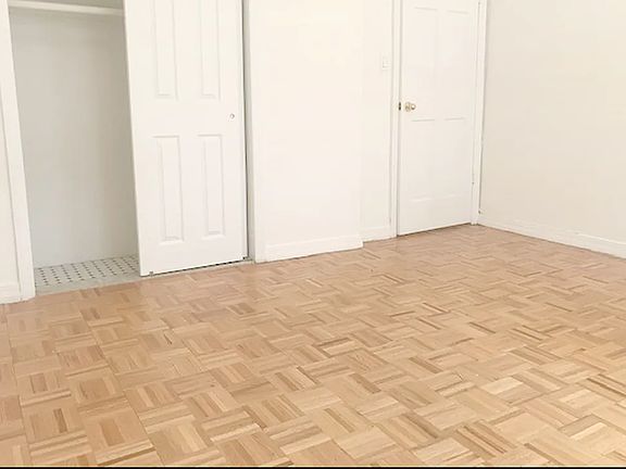 5th image of 203 E 27th St APT 17