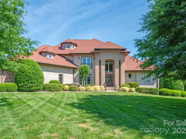 8904 Woodhall Lake Dr, Waxhaw, NC 28173