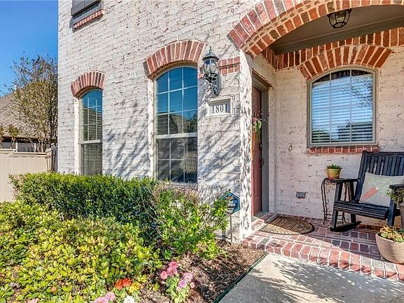 2nd image of 1801 Desoto Dr