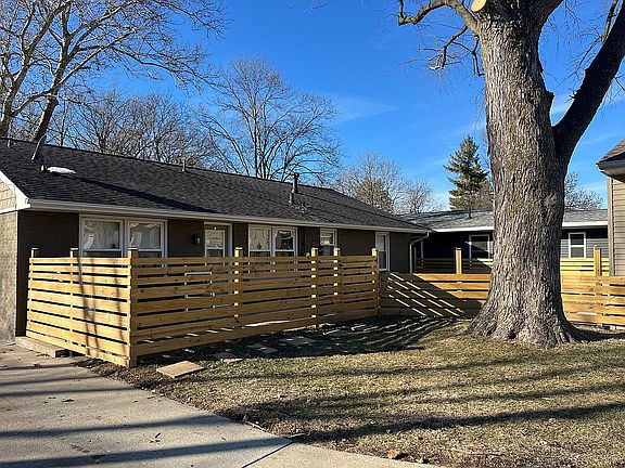 3rd image of 1014 Franklin Ave