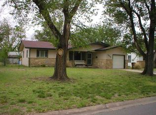 1815 E Mona Ln, Wichita, KS 67216