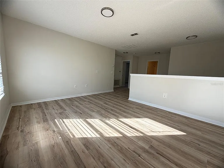 246 Canna Dr — Photo 2