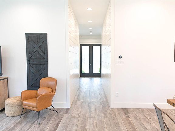 2nd image of 4779 Ariola Ln