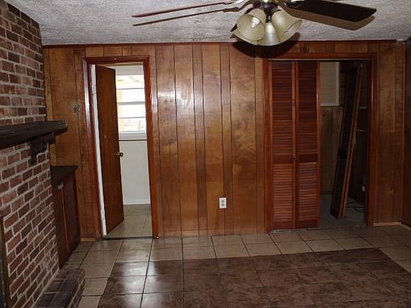 3rd image of 220 Teresa Dr