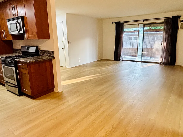 11138 Aqua Vista St #109 — Photo 3