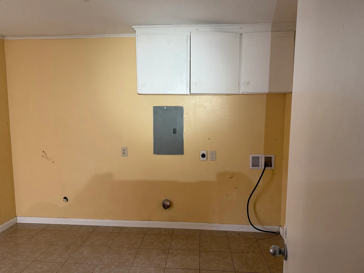 3 bed, 2322 sqft, $1,300 — Photo 3