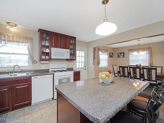 5th image of 1470 Davine Dr