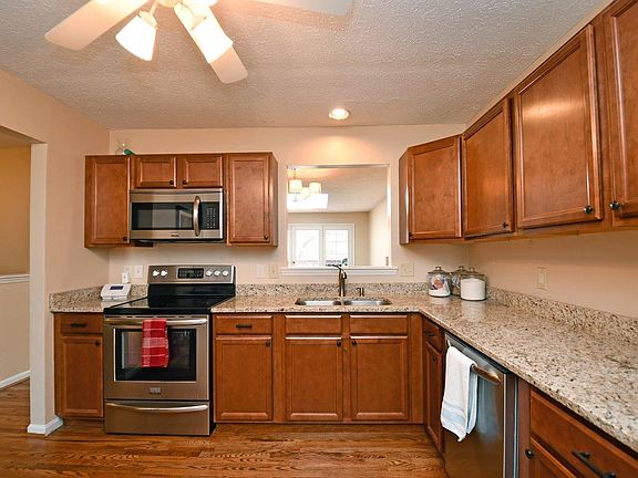 5th image of 3036 Stratford Ct