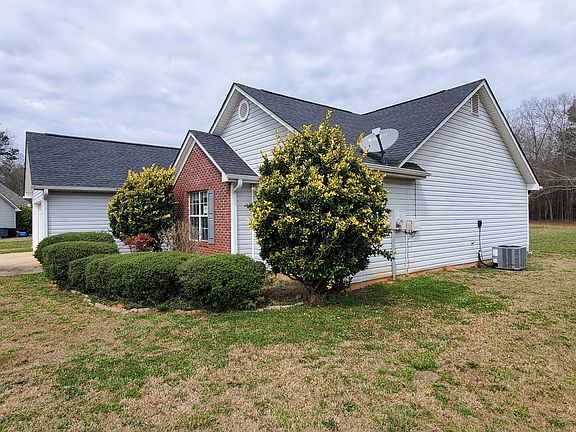 2nd image of 226 Country Meadows Cir