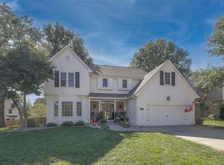 804 NW Bent Tree Dr, Lees Summit, MO 64081