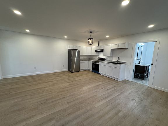 4th image of 117 E Arch St #1F