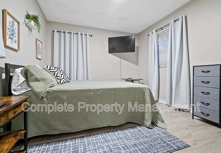 233 Tucker Ave — Photo 8