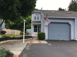 105 Postlamp Cir, North syracuse, NY 13212