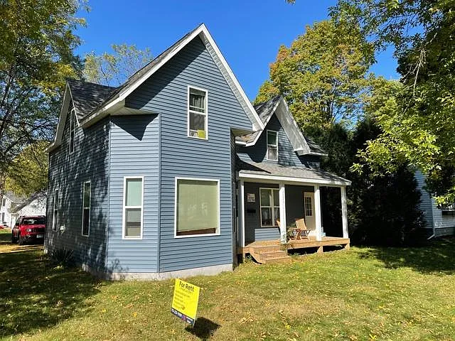 5 bed, 1600 sqft, $1,550 — Photo 1