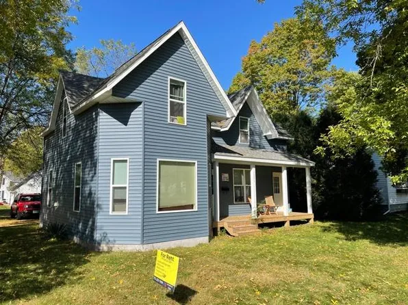 1521 8th St E, Menomonie, WI 54751