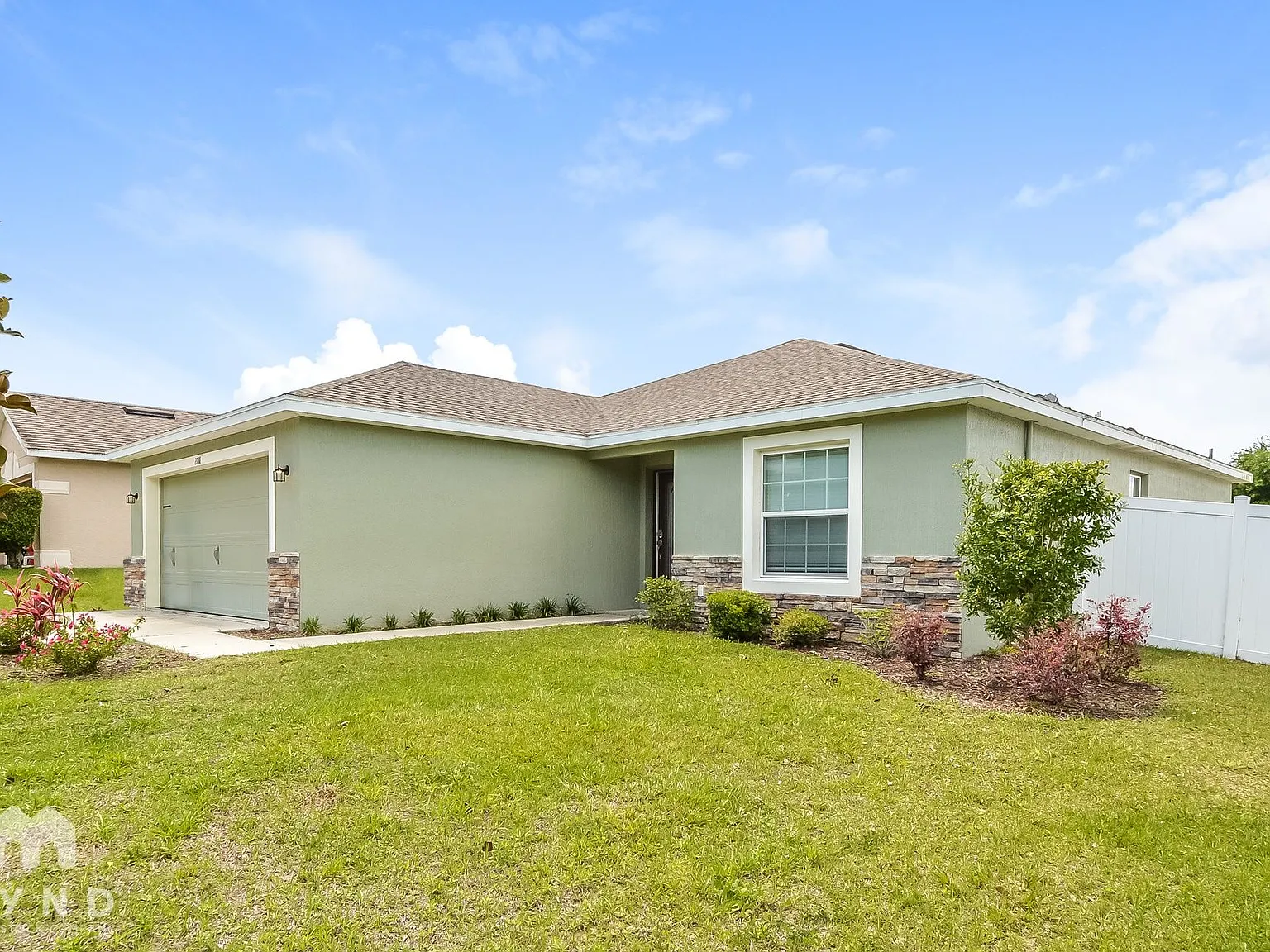 3 bed, 2.0 bath, 1313 sqft, $1,905 — Photo 1