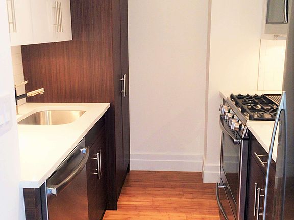 5th image of 429 E 52nd St APT 26G