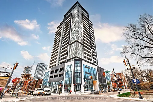 15 Queen St S Photo 1