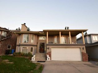 94 NW Douglas Woods Close SE, Calgary, AB T2Z1Z5