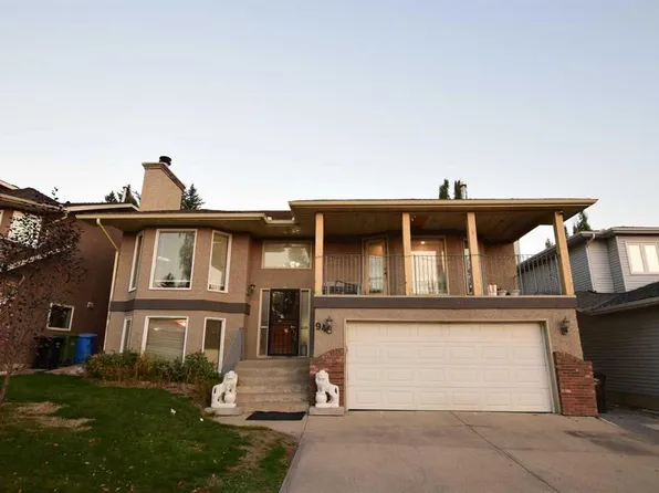 94 NW Douglas Woods Close SE, Calgary, AB T2Z 1Z5