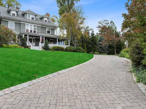 148 Montgomery Circle