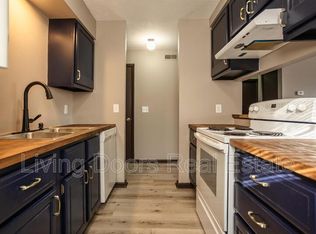 1215 A St #14, Lincoln, NE 68502