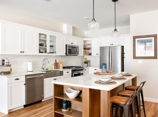 The Chiswick at Dunwood, Fox Point, WI 53217