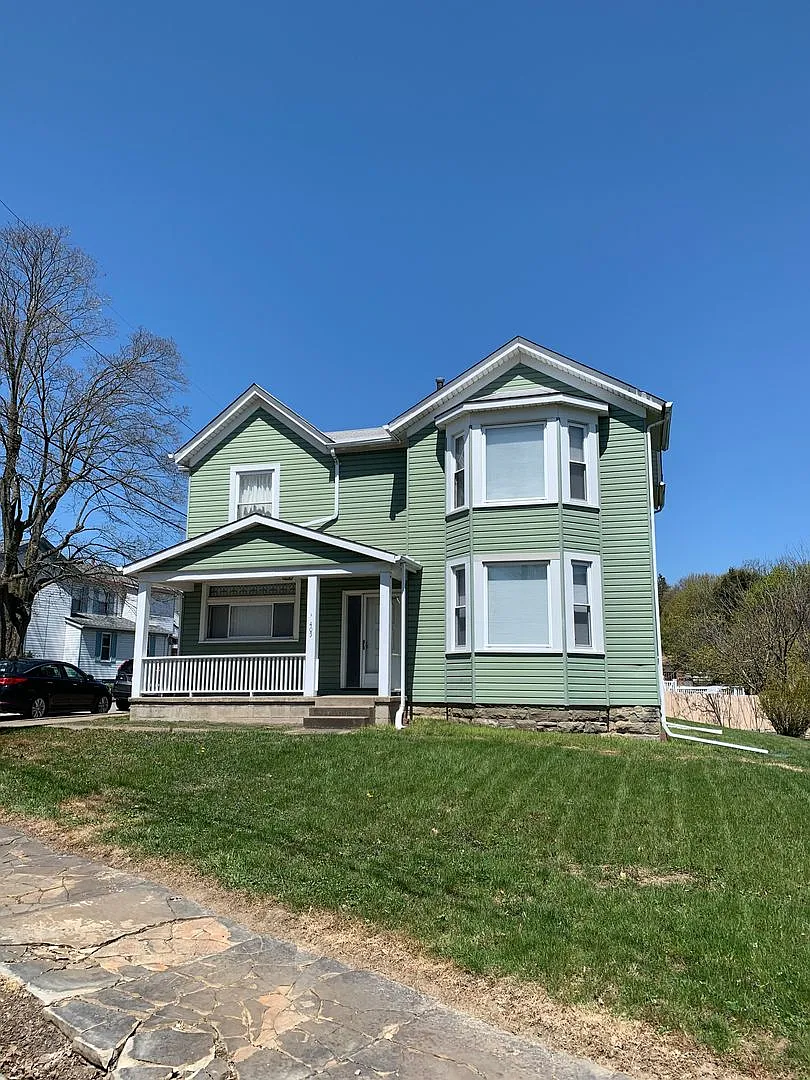 405 Grant Avenue — Photo 1