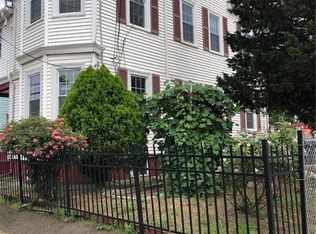 60 Corinth St, Providence, RI 02907