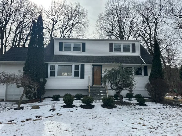 3 Mirror Lake Rd, Spring Valley, NY 10977