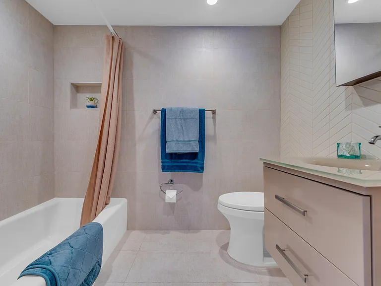 50 SE 12th St #2260 — Photo 21