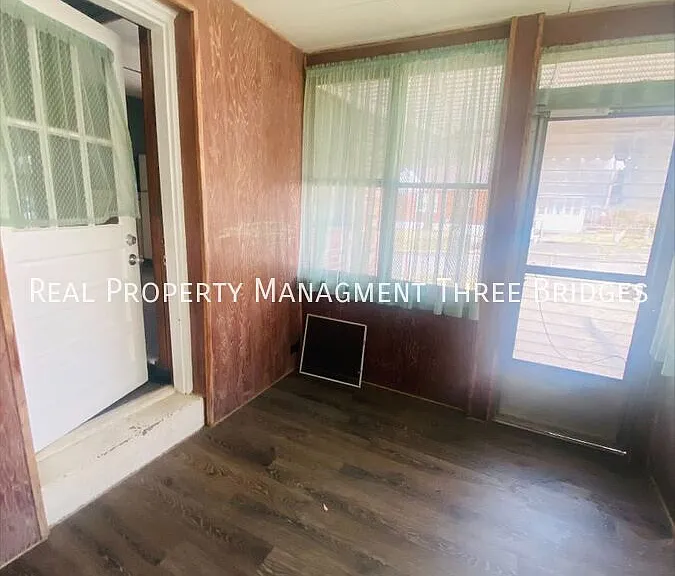 3636 Eminence Blvd — Photo 10