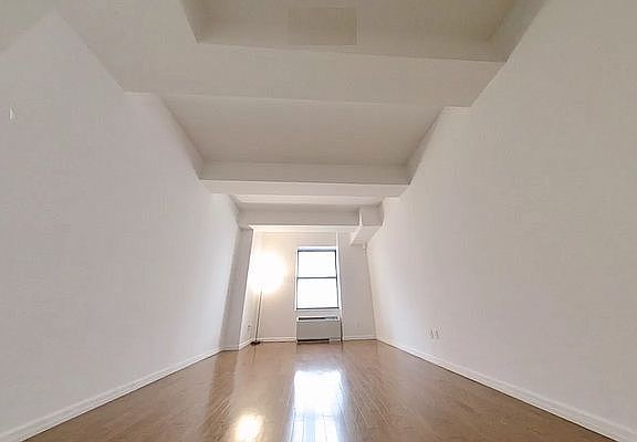 3rd image of 99 John St APT 1012