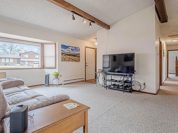 5th image of 612 1/2 E Indian Creek Dr