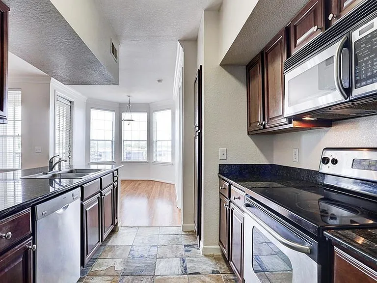 7575 Kirby Dr #2304 — Photo 8