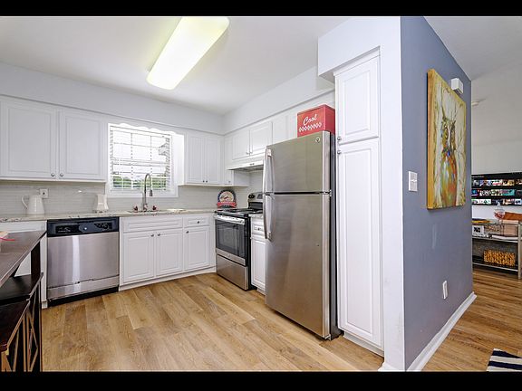 5th image of 25 Weaver Dr #1-094A