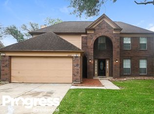 3907 Spring Circle Dr E, Pearland, TX 77584