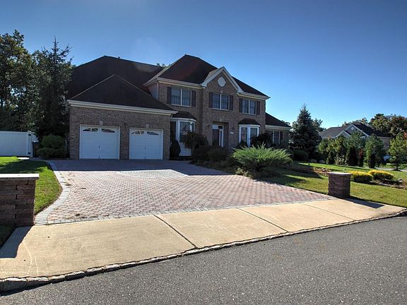 3rd image of 409 Brentwood Ave