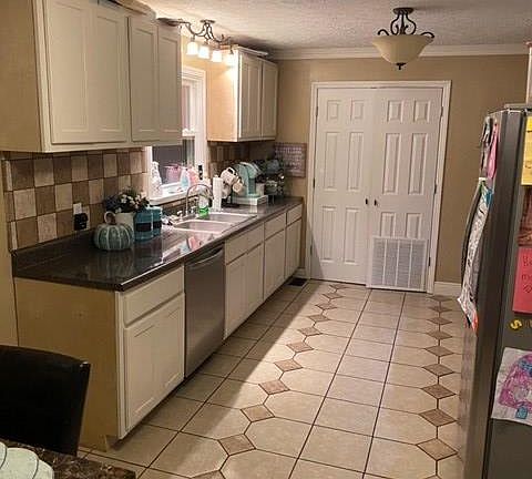 4th image of 339 S Roberts Dr